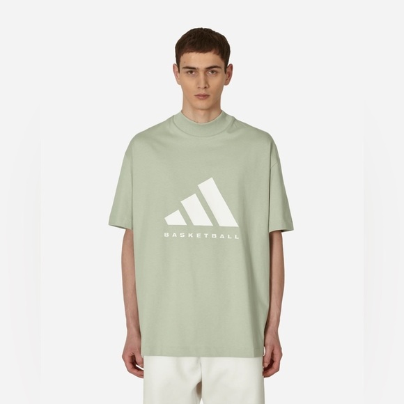 NWOT ADIDAS ORIGINALS Unisex Basketball T-shirt In Green Size 2XS - Picture 1 of 8